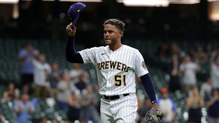 Freddy Peralta celebró en grande su cumpleaños 25