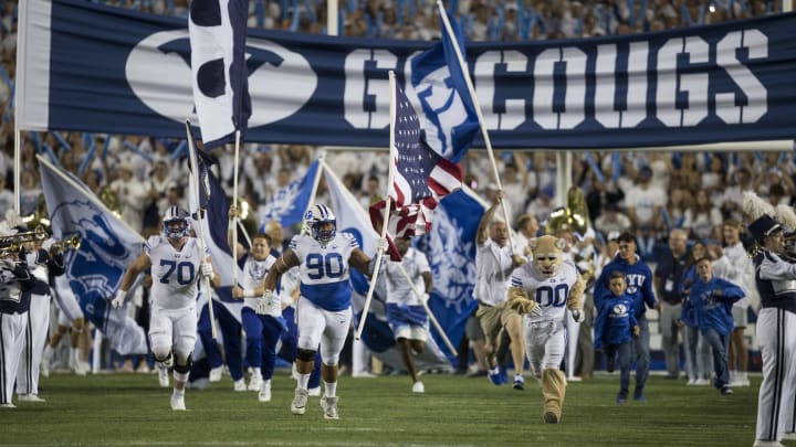 South Florida Bulls vs BYU Cougars prediction, odds, spread, over/under and betting trends for college football Week 4 game. 