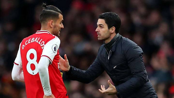Gunners-Coach Mikel Arteta (r.) setzt alles daran, Ceballos ein weiteres Jahr von Real auszuleihen
