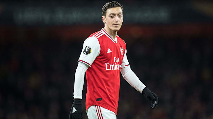Mesut Özil, Helikopterle Stadyuma İndirilecek