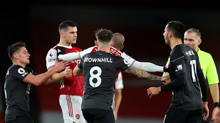 Granit Xhaka dalam pertandingan vs Burnley