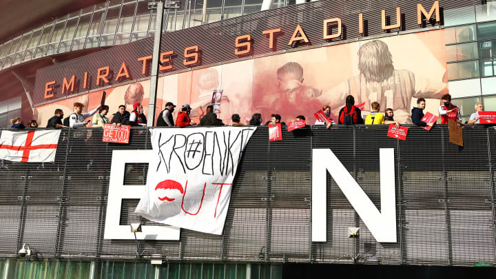 Arsenal fans protest Stan Kroenke's ownership