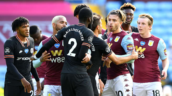 Chelsea e Aston Villa estão 'colados' na tabela da Premier League. 