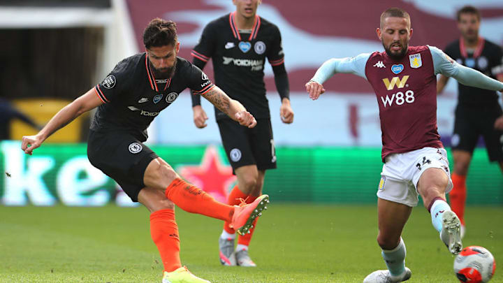 Sepakan Olivier Giroud yang berbuah gol Chelsea
