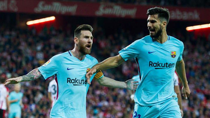 Messi y André Gomes celebran un tanto ante Athletic Bilbao