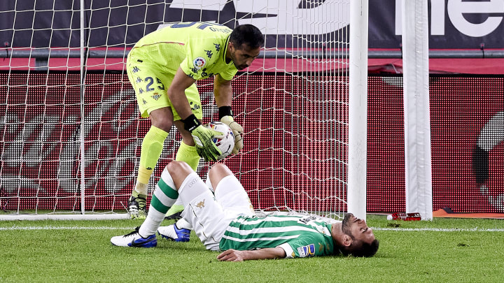 Claudio Bravo, Victor Ruiz Claudio Bravo, Victor Ruiz