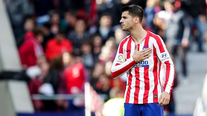 A possível chegada de Cavani pode tirar ainda mais espaço de Morata.