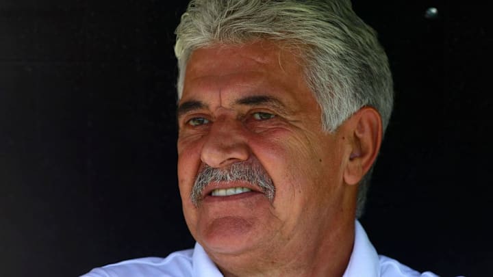 Ricardo Ferretti en un partido entre Tigres UANL y Atlético San Luis.