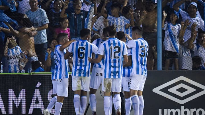 Atletico Tucuman dio la sorpresa al golear 4-1 a Racing.