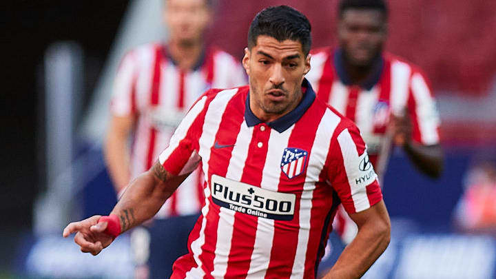Suárez anotó por duplicado en su debut