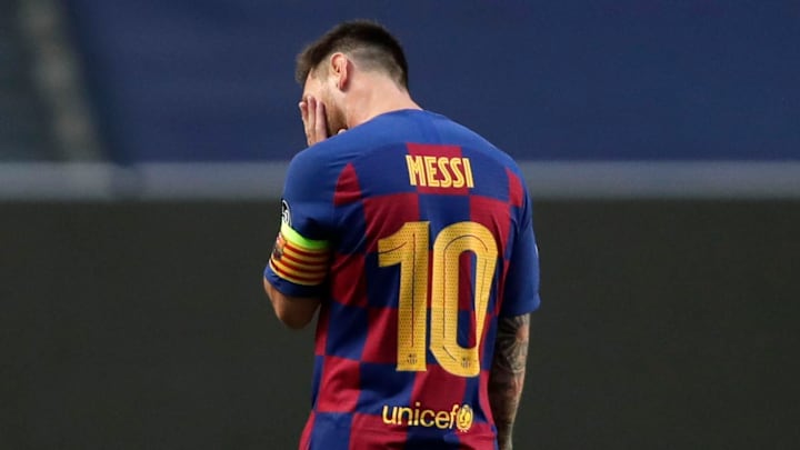 Les fans catalans complètement dépités après l'annonce de Lionel Messi. Les fans catalans complètement dépités après l'annonce de Lionel Messi.
