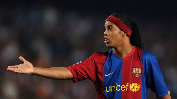 Ronaldinho despuntó en París antes de brillar en Barcelona