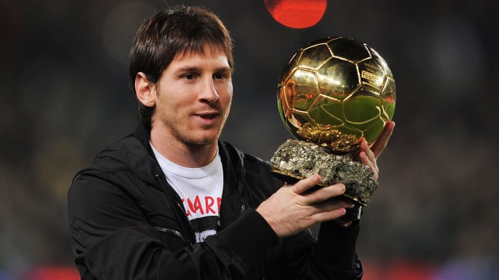 Messi présente le Ballon d'Or 2009 au Camp Nou