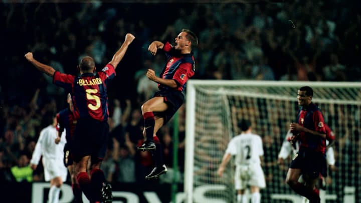 Frank de Boer, festejando un gol del Barcelona.