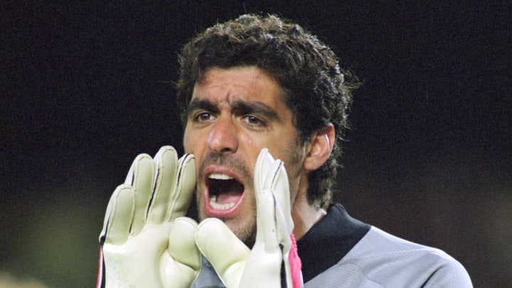 Gardien d'expérience lors de son arrivée au Barça, Roberto Bonano a multiplié les bourdes et n'a pas fait long feu.