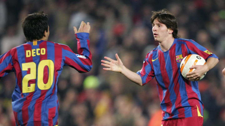 Barcelona's Argentinian Leo Messi (R) ce Barcelona's Argentinian Leo Messi (R) ce