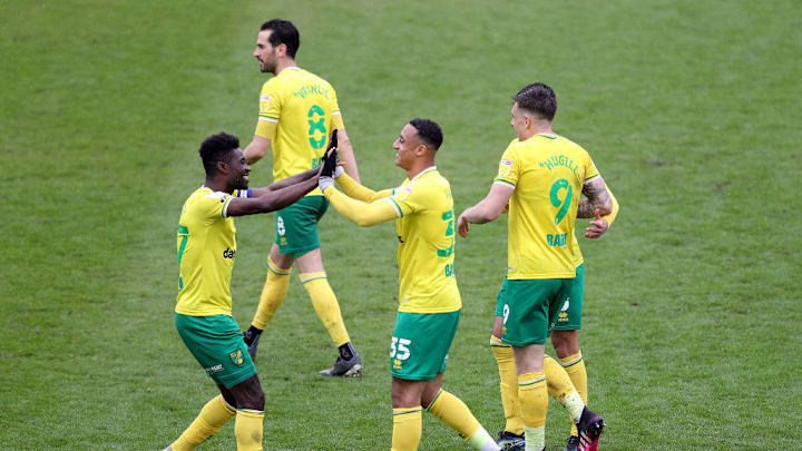 Adam Idah, Alexander Tettey