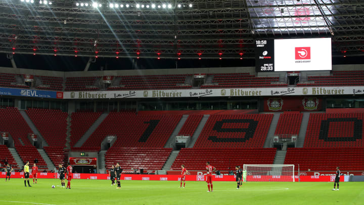 Der Video Asisstant Referee ist in Leverkusen im Einsatz.
