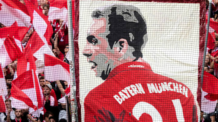 Tifosi del Bayern omaggiano Lahm