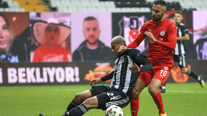 Welinton ile Yasin Öztekin arasındaki ikili mücadele Welinton ile Yasin Öztekin arasındaki ikili mücadele