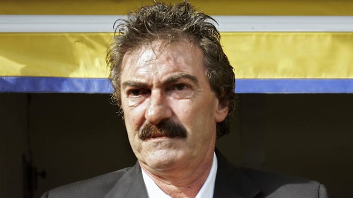 Ricardo La Volpe manifestó que podría haber sido el entrenador de la selección argentina si lograba salir campeón con Boca. Ricardo La Volpe manifestó que podría haber sido el entrenador de la selección argentina si lograba salir campeón con Boca.