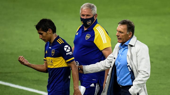 Boca Juniors v Arsenal - Copa Diego Maradona 2020 - Obando se lamenta.