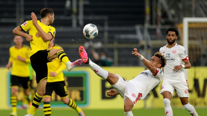Borussia Dortmund v 1. FSV Mainz 05 - Bundesliga Borussia Dortmund v 1. FSV Mainz 05 - Bundesliga