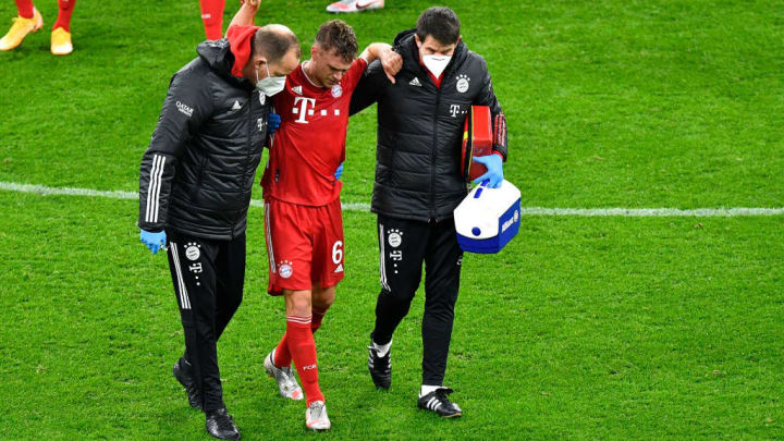 Nach einem missratenen Tackling gegen Erling Haaland musste Joshua Kimmich in der ersten Halbzeit ausgewechselt werden