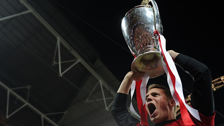 Neuer levantó la orejona en 2013 con el club alemán