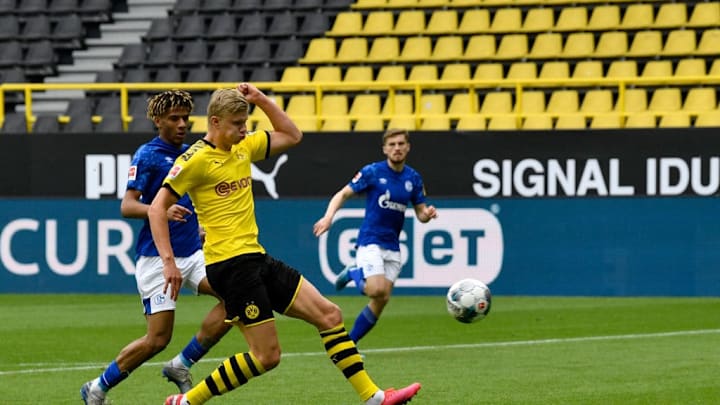 Borussia Dortmund v FC Schalke 04 - Bundesliga