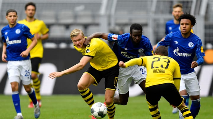 Borussia Dortmund v FC Schalke 04 - Bundesliga Borussia Dortmund v FC Schalke 04 - Bundesliga