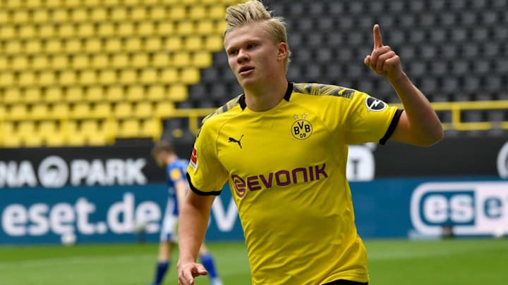 Borussia Dortmund v FC Schalke 04 - Bundesliga