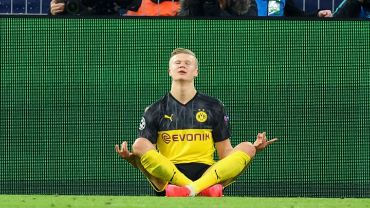 Borussia Dortmund v Paris Saint-Germain - UEFA Champions League Round of 16: First Leg