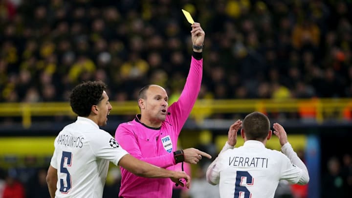 Marco Verratti vio la tarjeta amarilla frente al Dortmund