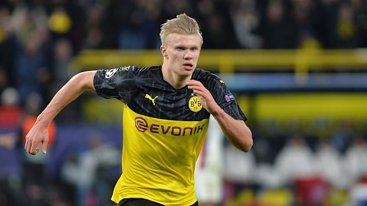 Borussia Dortmund v Paris Saint-Germain - UEFA Champions League Round of 16: First Leg