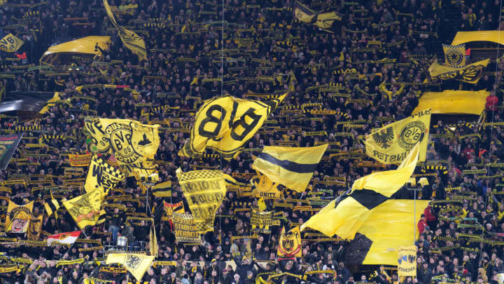 Borussia Dortmund v Paris Saint-Germain - UEFA Champions League Round of 16: First Leg