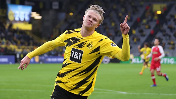 Borussia Dortmund v Sport-Club Freiburg - Bundesliga Borussia Dortmund v Sport-Club Freiburg - Bundesliga