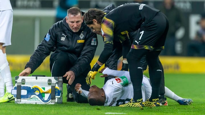 Eberl will seine Spieler vor zu schneller Belastung schützen, um solche Bilder zu vermeiden