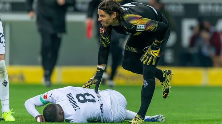 Denis Zakaria stieß gegen den BVB mit Torwart Yann Sommer zusammen und musste ausgewechselt werden