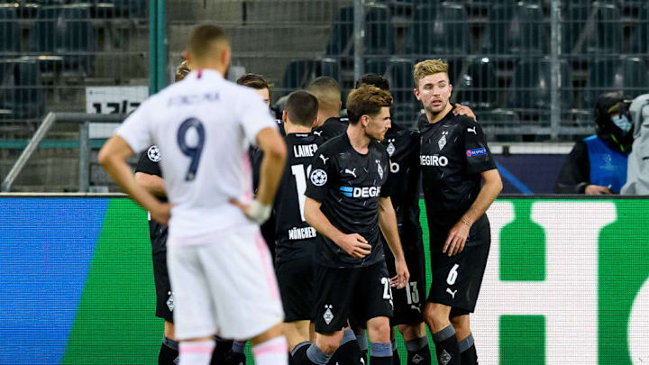 Los jugadores del Borussia Moenchengladbach celebrando un gol contra el Real Madrid