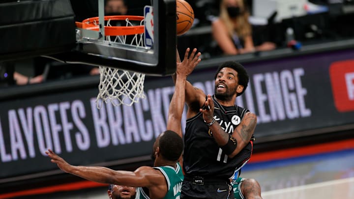 Kyrie Irving enfrenta a los Celtics en los playoffs de 2021