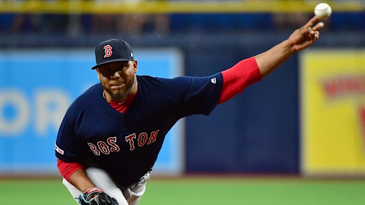 Darwinzon Hernández podría ser parte de la rotación de los Medias Rojas, según el manager Roenicke