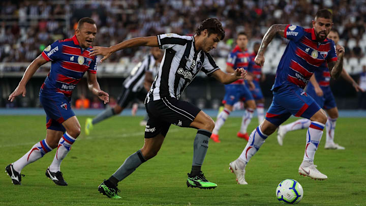 Autuori diz que Marcinho segue nos planos do clube, mesmo que atleta não siga no clube na próxima temporada.