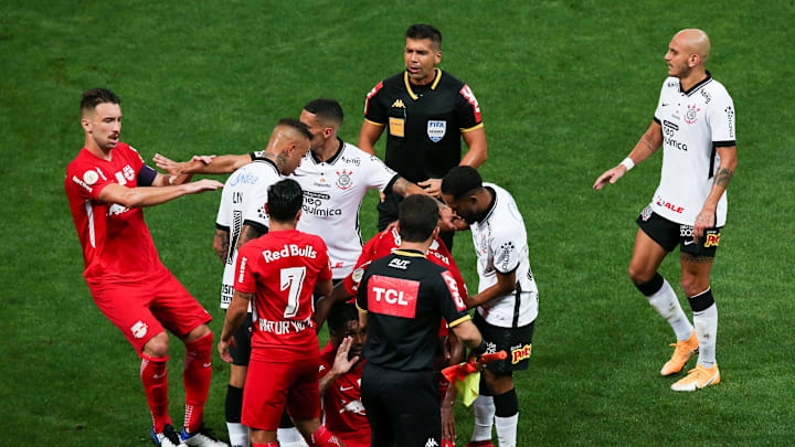 Times estão com 33 pontos e se enfrentam em Bragança Paulista