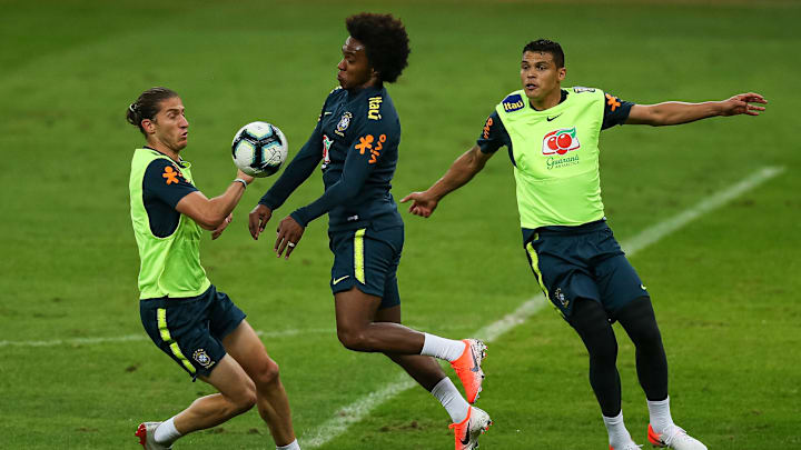 Willian & Thiago Silva saat membela tim nasional Brasil