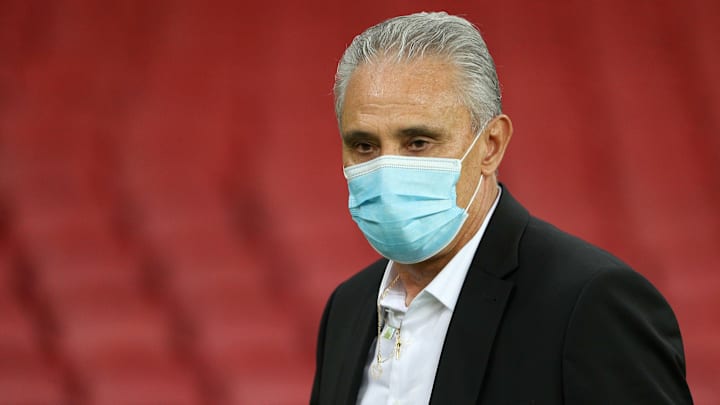 Presidente do Atlético-GO, Adson Batista, rasga o verbo contra o treinador da Seleção Brasileira: “Fica aí filosofando, esquerdista” Presidente do Atlético-GO, Adson Batista, rasga o verbo contra o treinador da Seleção Brasileira: “Fica aí filosofando, esquerdista”