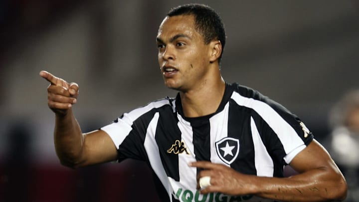 Dodô lamenta situação do Botafogo: ‘É muito triste. Vem sofrendo há décadas’. Dodô lamenta situação do Botafogo: ‘É muito triste. Vem sofrendo há décadas’.