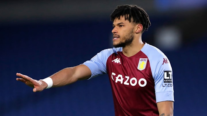 Tyrone Mings é menos cotado no Old Trafford, mas também pode pintar no Manchester United na próxima temporada. 