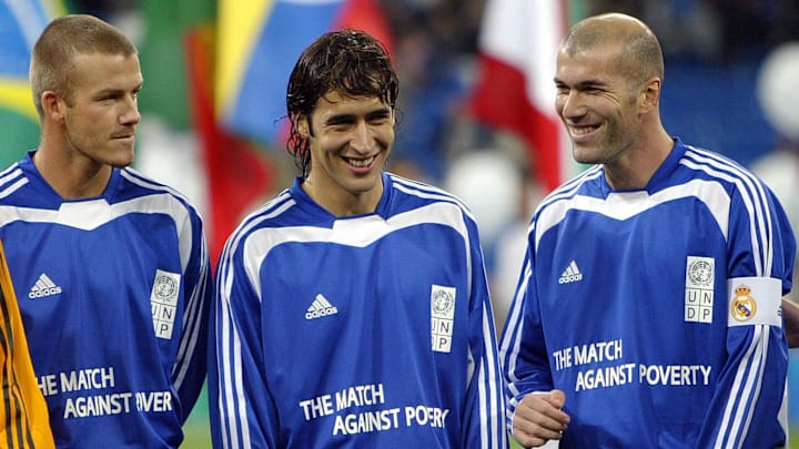 Briton David Beckham (L), Raul Gonzalez