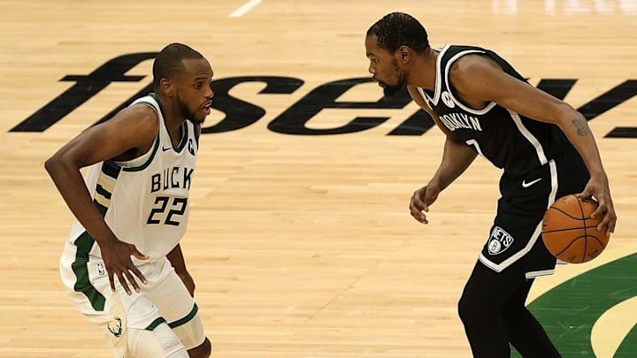 Kevin Durant fija récord de triple doble en playoffs